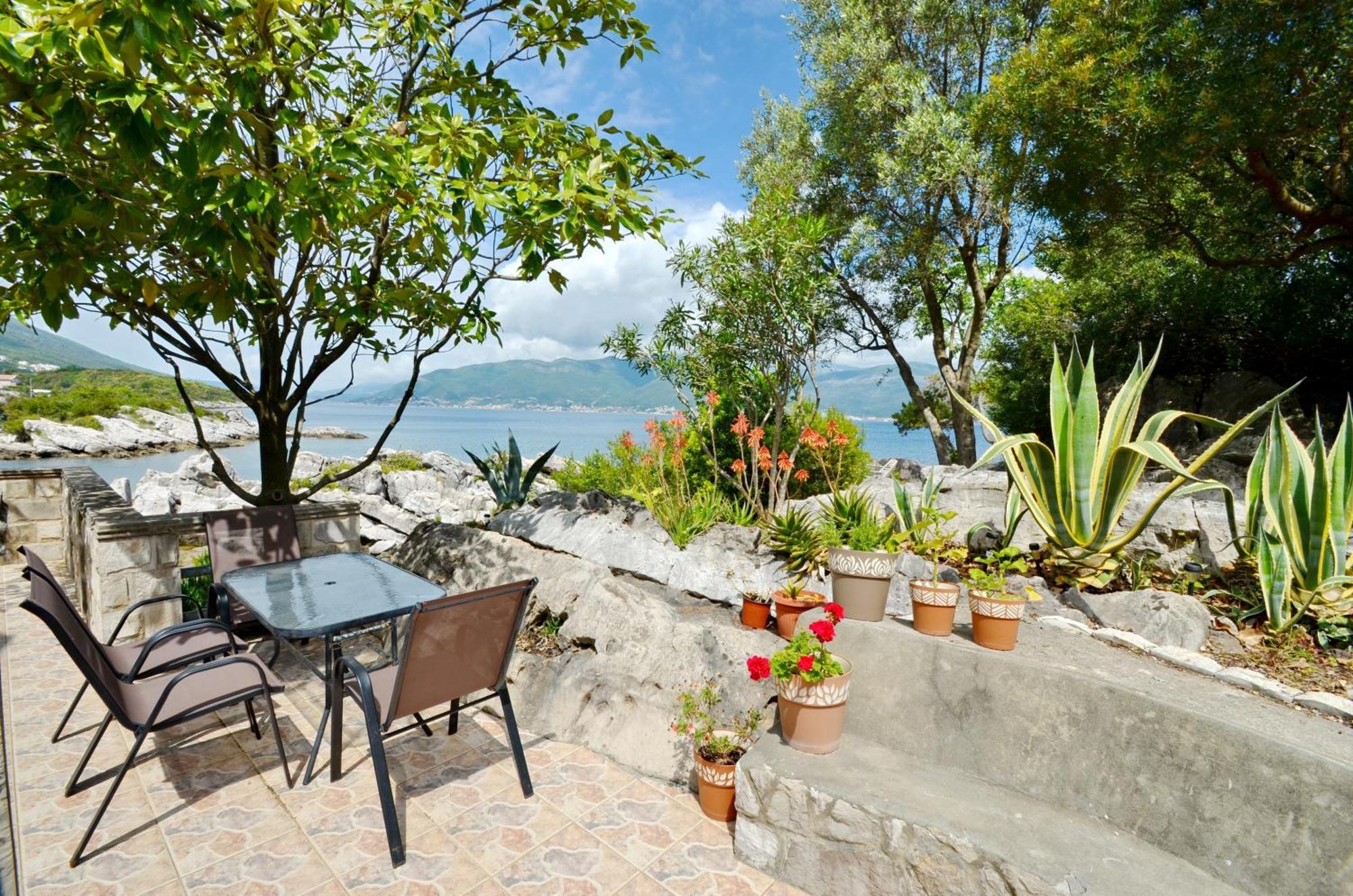 Holiday Home Brinic Tivat Extérieur photo