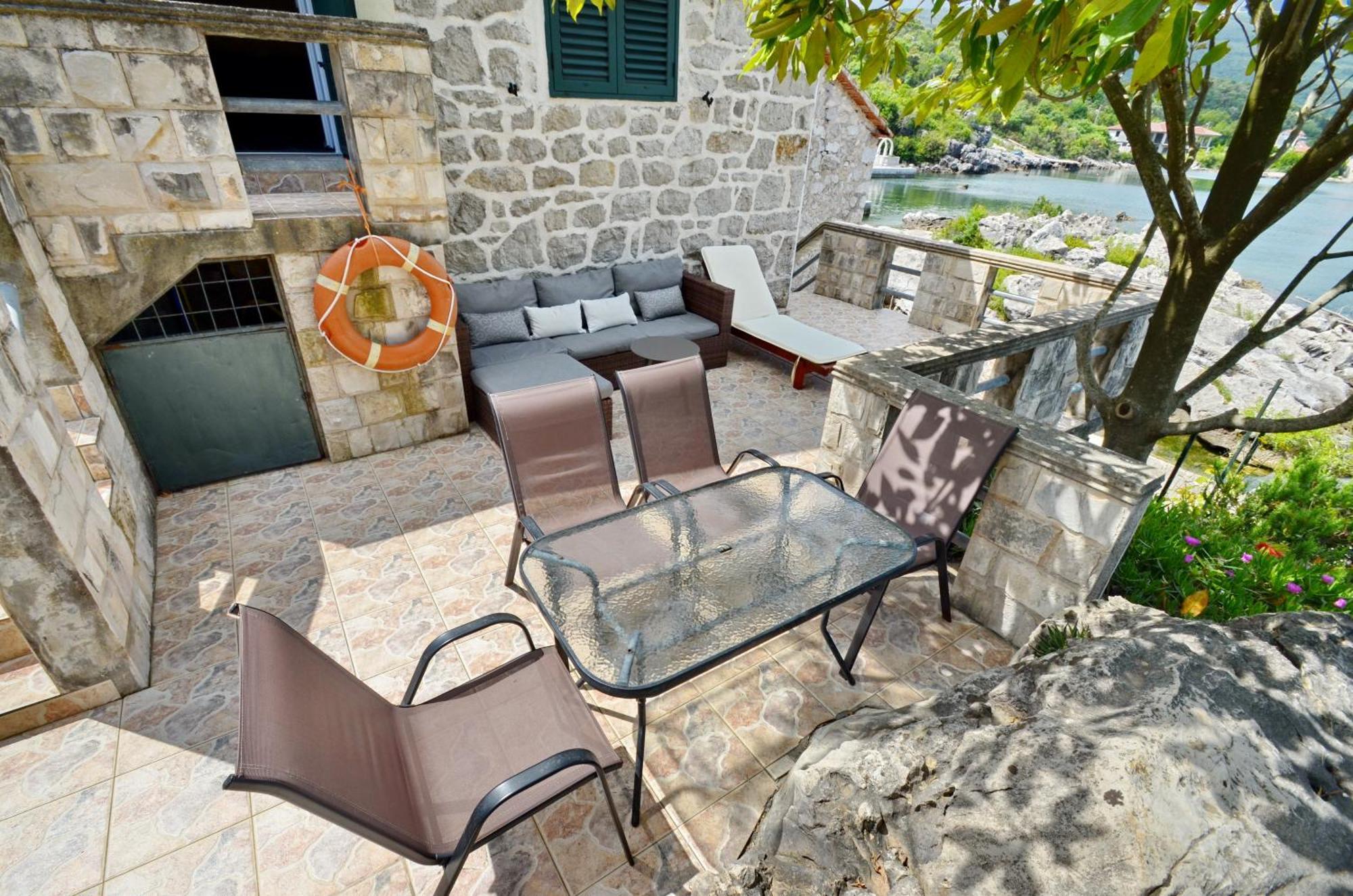 Holiday Home Brinic Tivat Extérieur photo